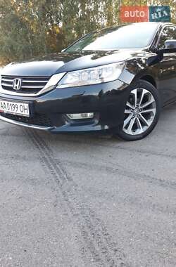 Седан Honda Accord 2013 в Киеве
