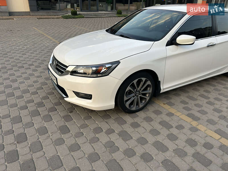 Седан Honda Accord 2015 в Хмельницькому