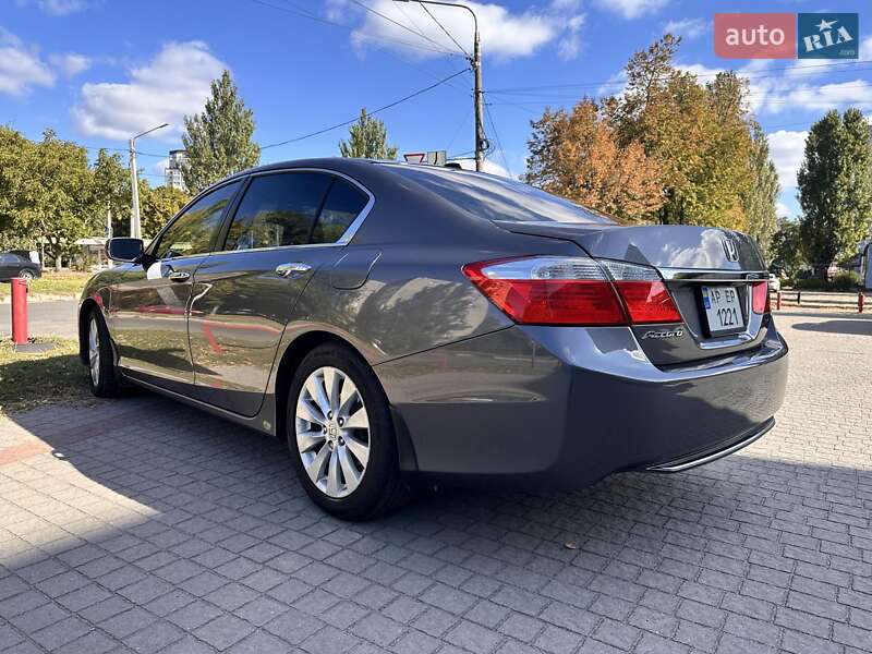 Седан Honda Accord 2015 в Запоріжжі