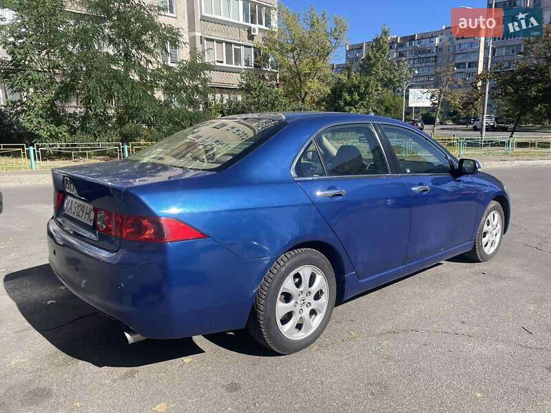 Седан Honda Accord 2004 в Киеве