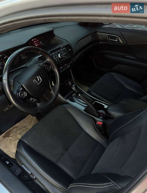 Седан Honda Accord 2016 в Павлограде