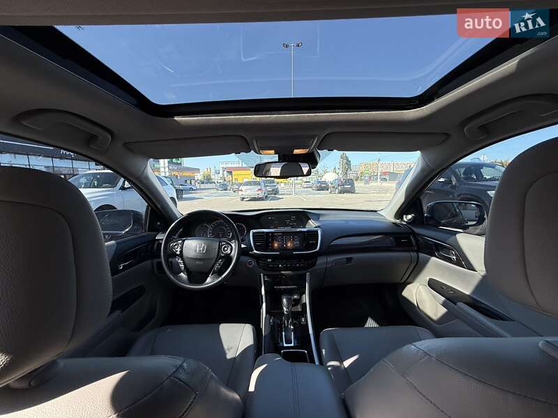 Седан Honda Accord 2015 в Києві