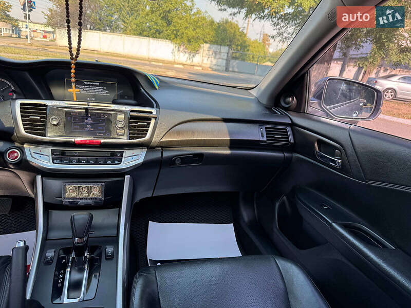 Седан Honda Accord 2013 в Запоріжжі