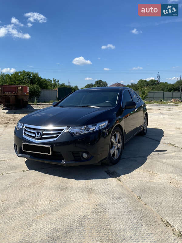 Седан Honda Accord 2012 в 