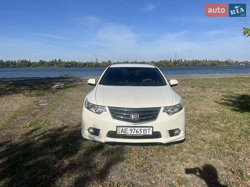 Универсал Honda Accord 2011 в 