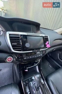 Седан Honda Accord 2016 в 