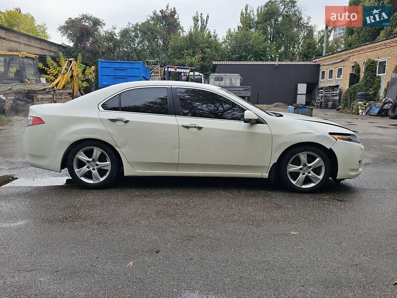 Седан Honda Accord 2010 в Киеве