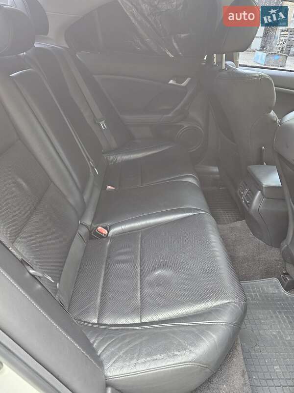Седан Honda Accord 2010 в Киеве