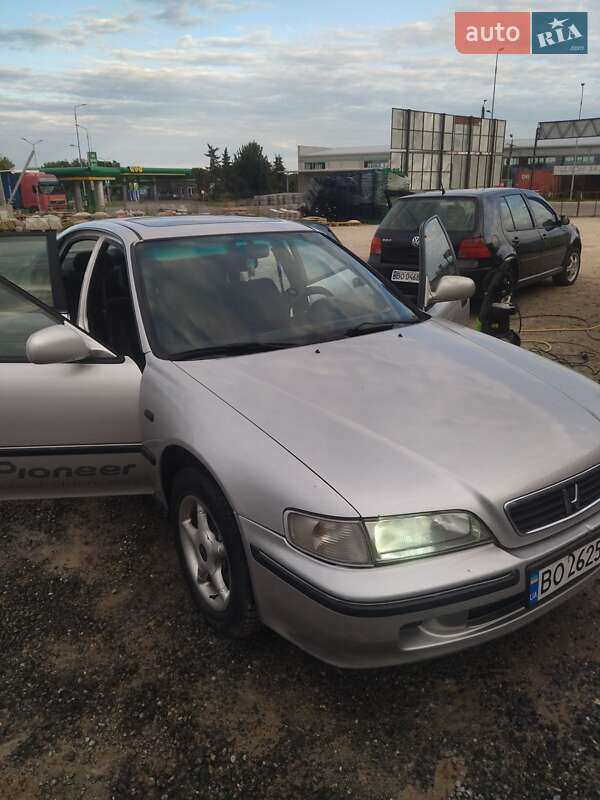 Седан Honda Accord 1998 в Тернополе