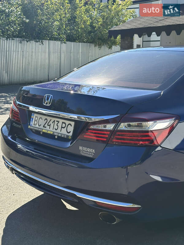 Седан Honda Accord 2016 в Львові