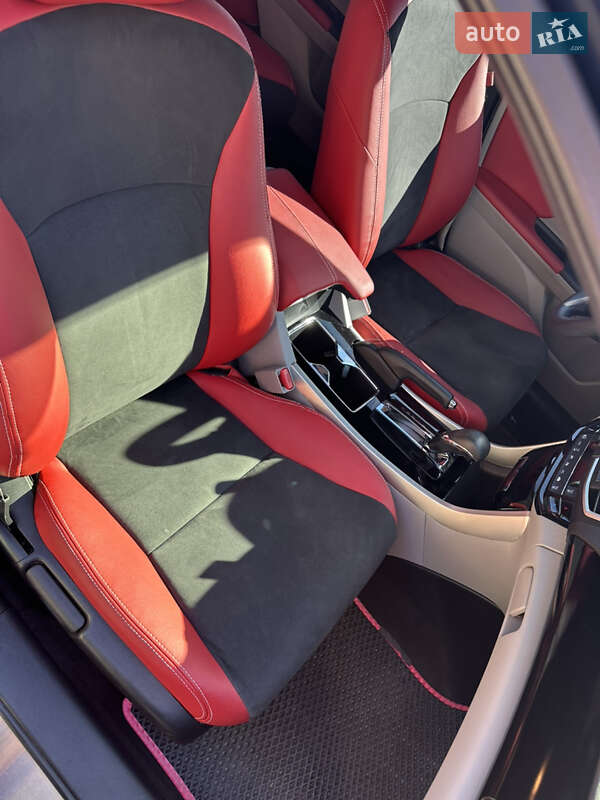 Седан Honda Accord 2016 в Львові