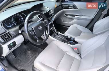 Седан Honda Accord 2015 в 