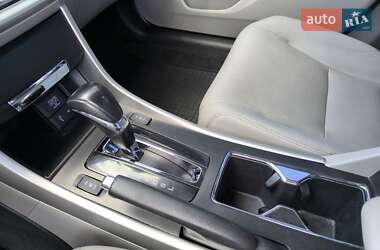 Седан Honda Accord 2015 в 