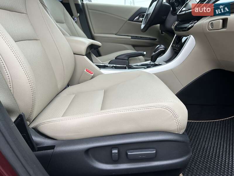 Седан Honda Accord 2017 в Киеве
