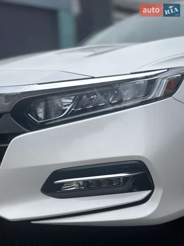 Седан Honda Accord 2018 в Киеве фото 48 Седан Honda Accord 2018 в Киеве