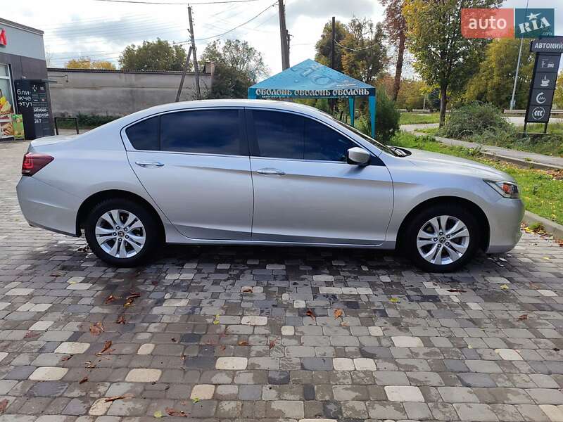Седан Honda Accord 2013 в Тульчине