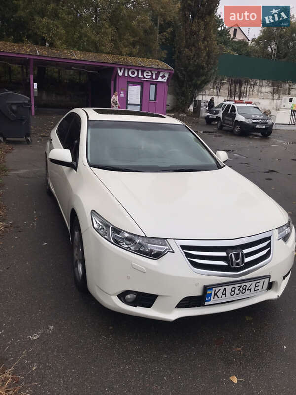 Седан Honda Accord 2011 в Киеве
