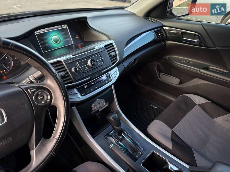 Седан Honda Accord 2015 в Кривому Розі
