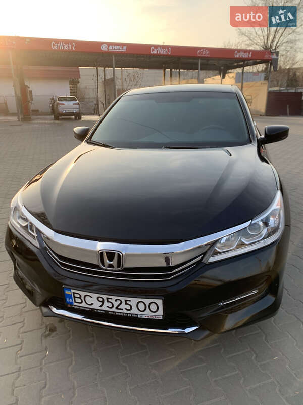Седан Honda Accord 2016 в Львові