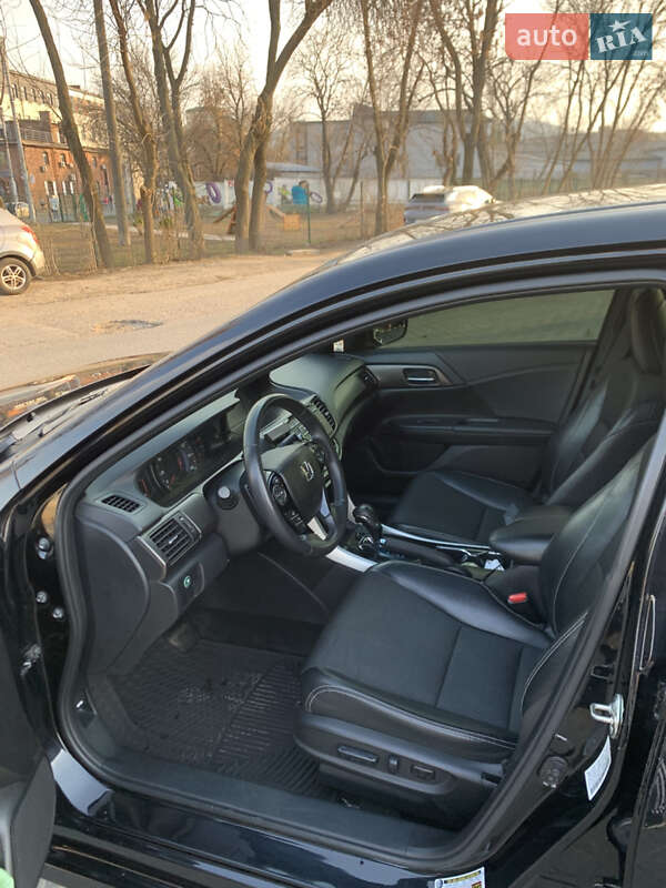 Седан Honda Accord 2016 в Львові