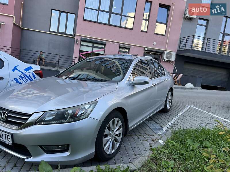Седан Honda Accord 2013 в Львове