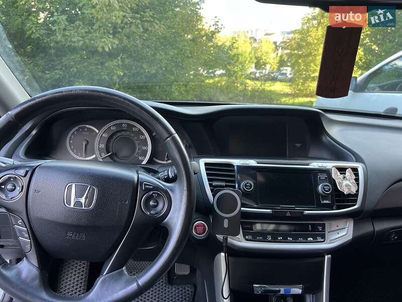 Седан Honda Accord 2013 в Львове