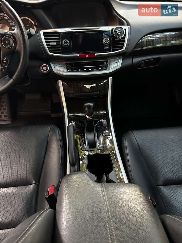 Седан Honda Accord 2013 в Києві