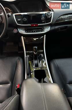 Седан Honda Accord 2013 в 
