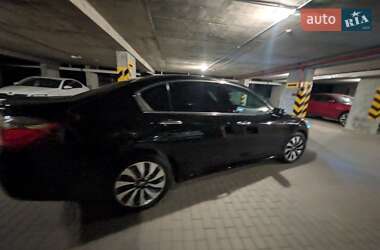 Седан Honda Accord 2014 в 