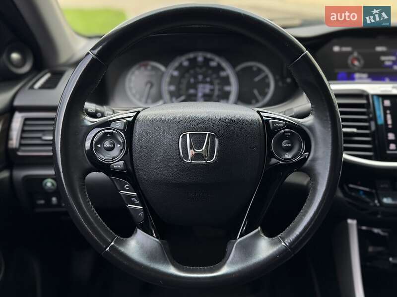 Седан Honda Accord 2015 в Днепре
