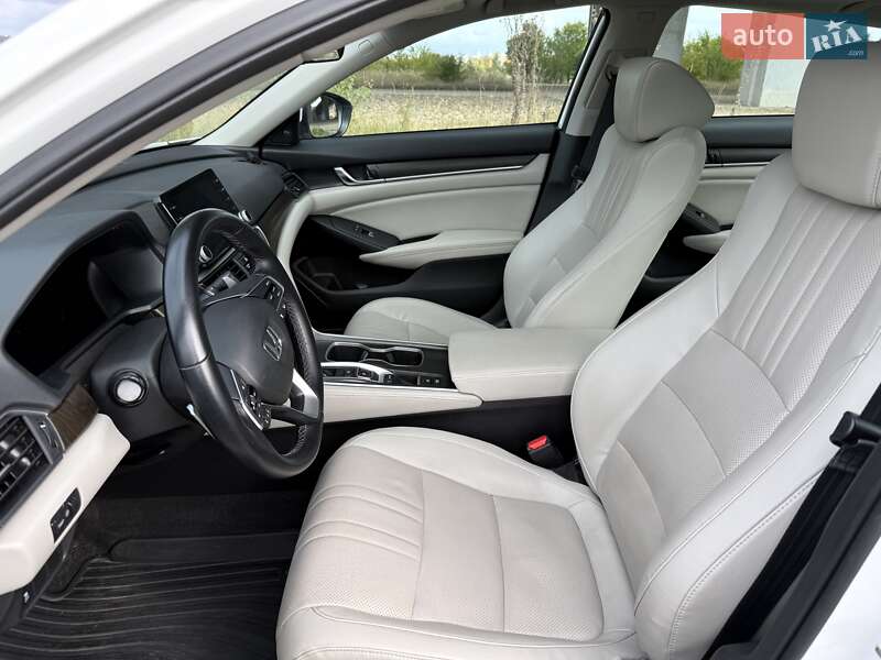 Седан Honda Accord 2018 в Киеве