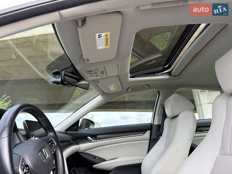 Седан Honda Accord 2018 в Киеве
