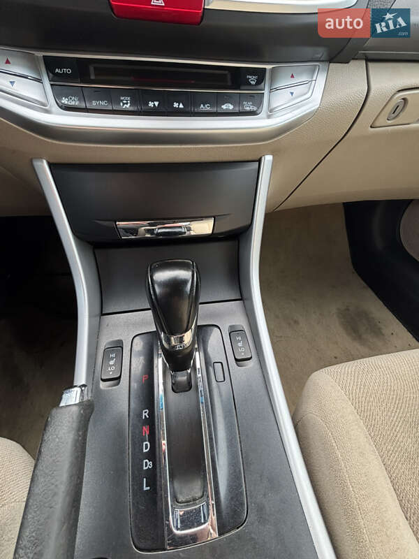 Седан Honda Accord 2013 в Тернополе