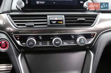 Седан Honda Accord 2018 в  фото 19 Седан Honda Accord 2018 в