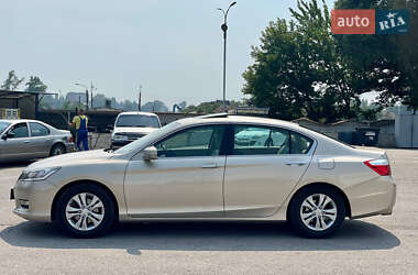 Седан Honda Accord 2013 в 