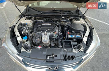 Седан Honda Accord 2013 в 