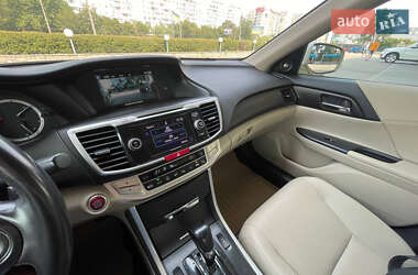 Седан Honda Accord 2013 в 