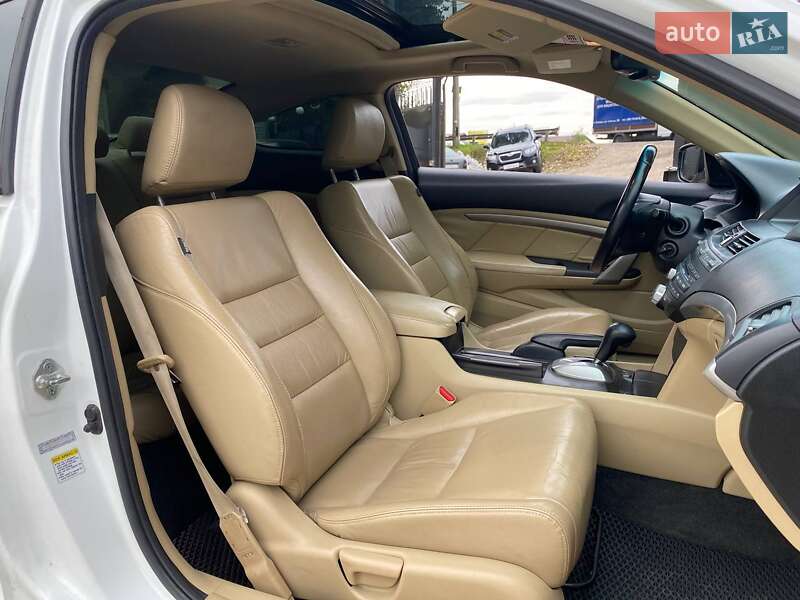 Купе Honda Accord 2011 в Киеве