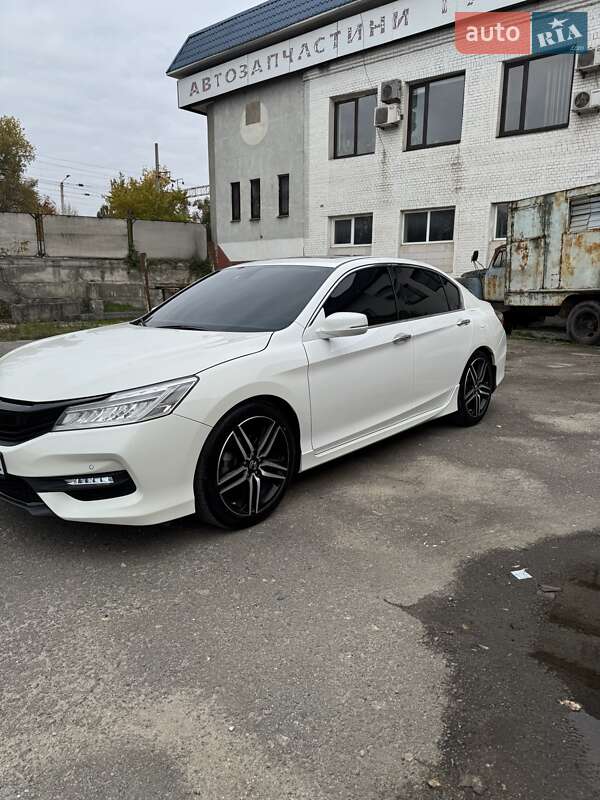 Седан Honda Accord 2015 в Хмельницком