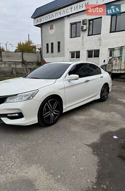 Седан Honda Accord 2015 в 