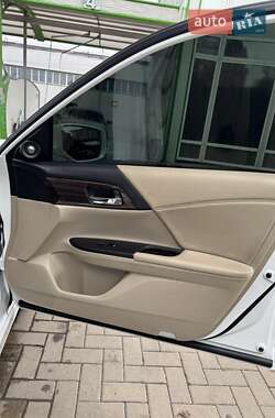 Седан Honda Accord 2015 в 