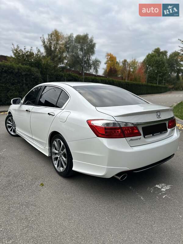 Седан Honda Accord 2013 в Києві