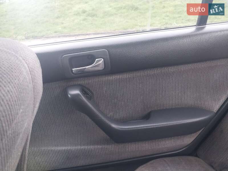 Седан Honda Accord 1993 в Дубні фото 19 Седан Honda Accord 1993 в Дубні