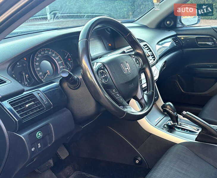Седан Honda Accord 2013 в Ірпені