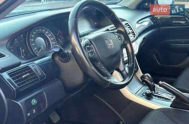 Седан Honda Accord 2013 в 