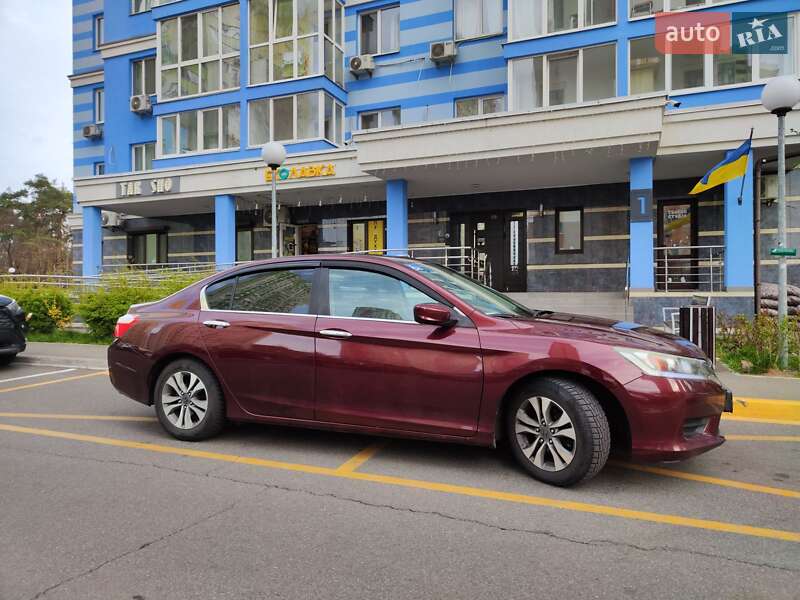 Седан Honda Accord 2014 в Киеве