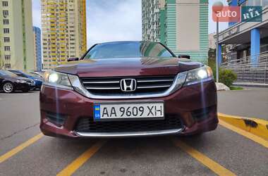 Седан Honda Accord 2014 в Киеве