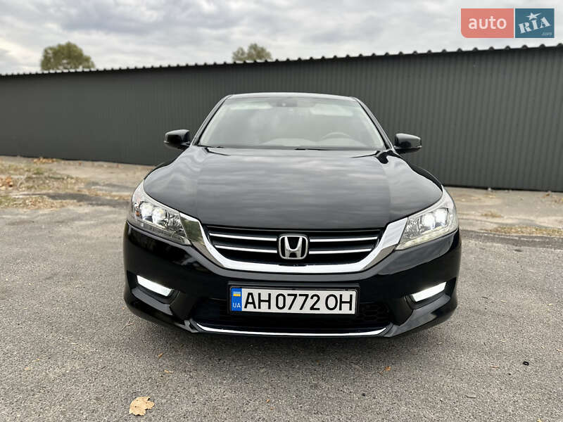 Седан Honda Accord 2013 в 