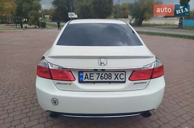 Седан Honda Accord 2015 в 
