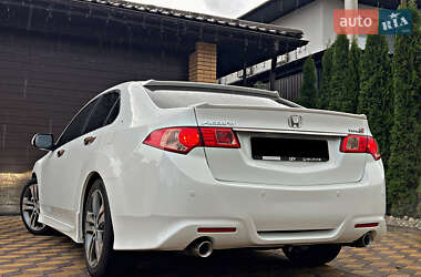 Седан Honda Accord 2012 в 